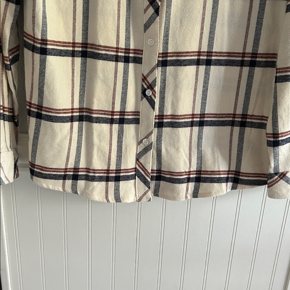 Ladies Plaid Button-Up flannel Shirt NNT colors- cream, dark navy blue & rust - Picture 4 of 9